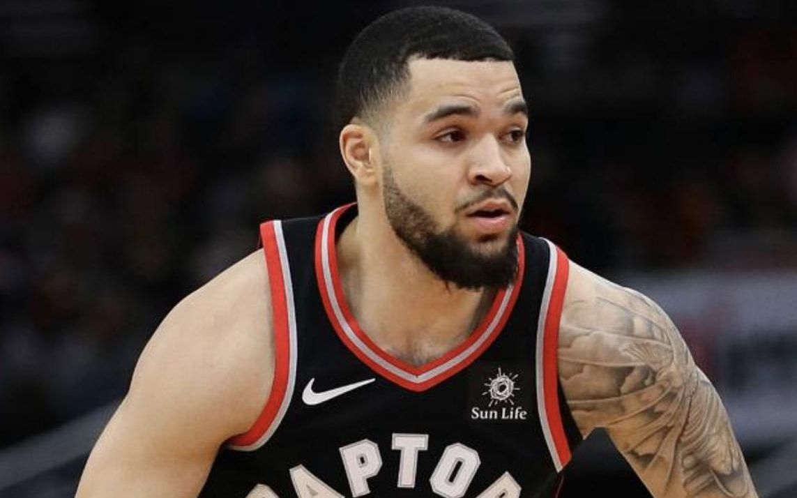 那个会开飞机的音乐家，终于成为NBA千胜教头