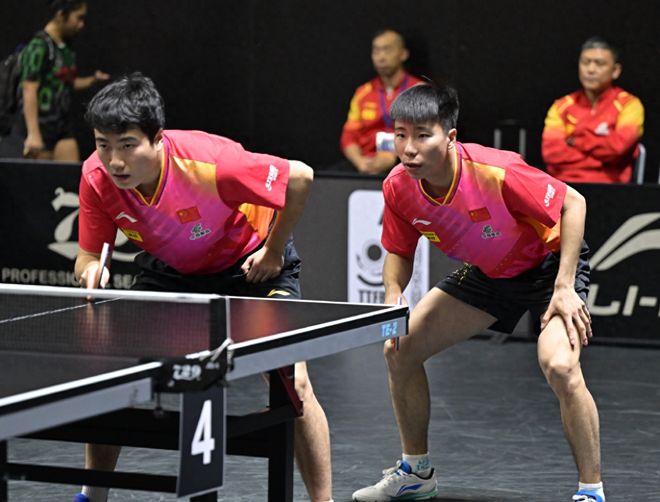 湖人大胜！詹姆斯31+9+11，赛后东契奇先一步退场，艾顿接受采访