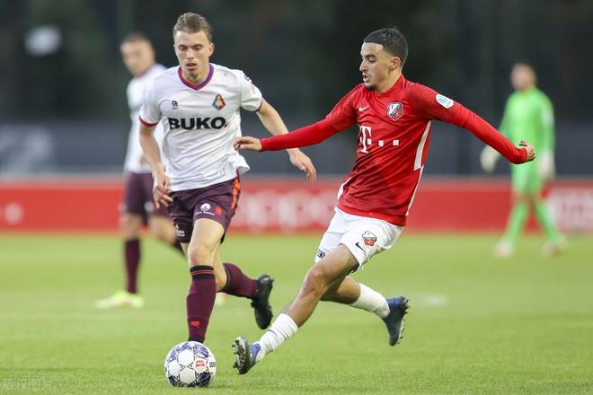 本文聚焦这 本文聚焦这