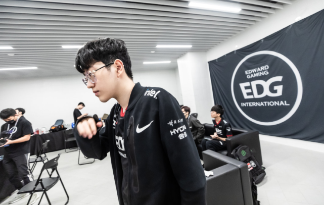 答案往往趋 答案往往趋